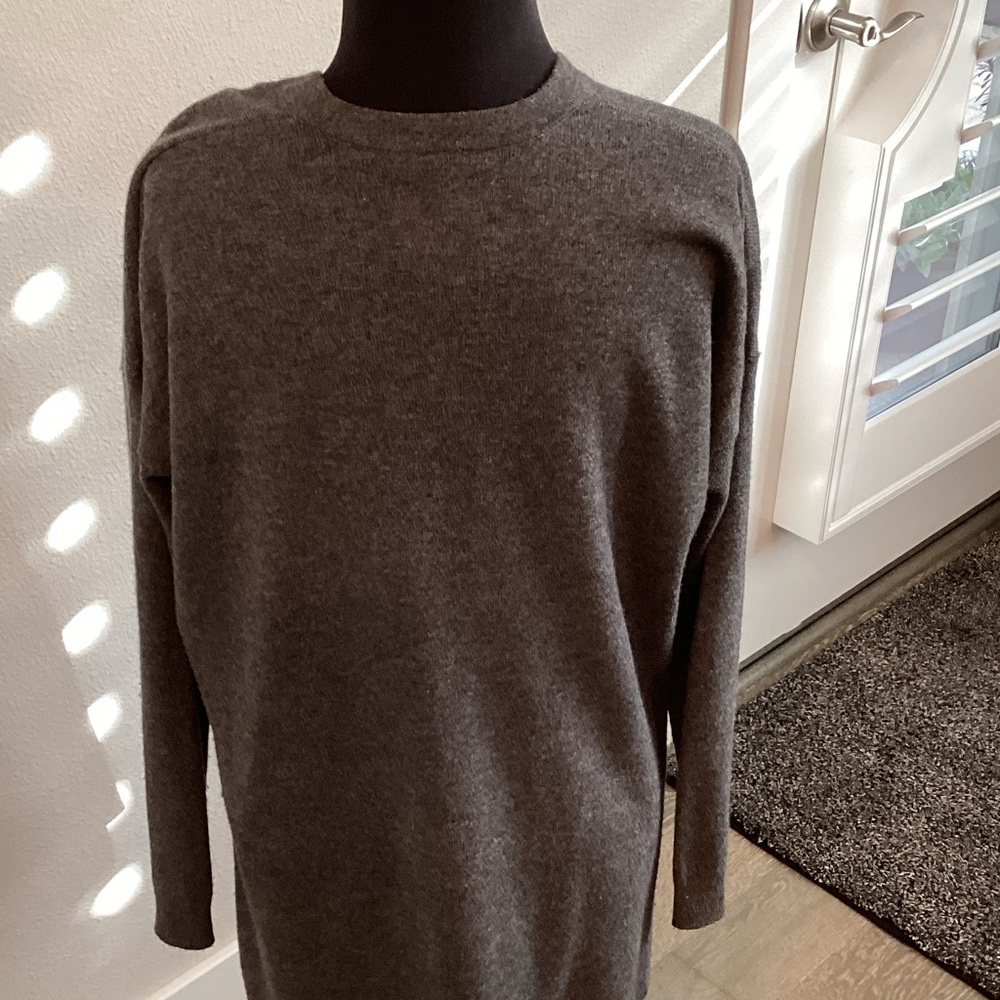 Vince Charcoal V-Neck Women's Sweater - Picture 3 of 4
